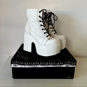 Demonia Camel 203 Platform Bootie White